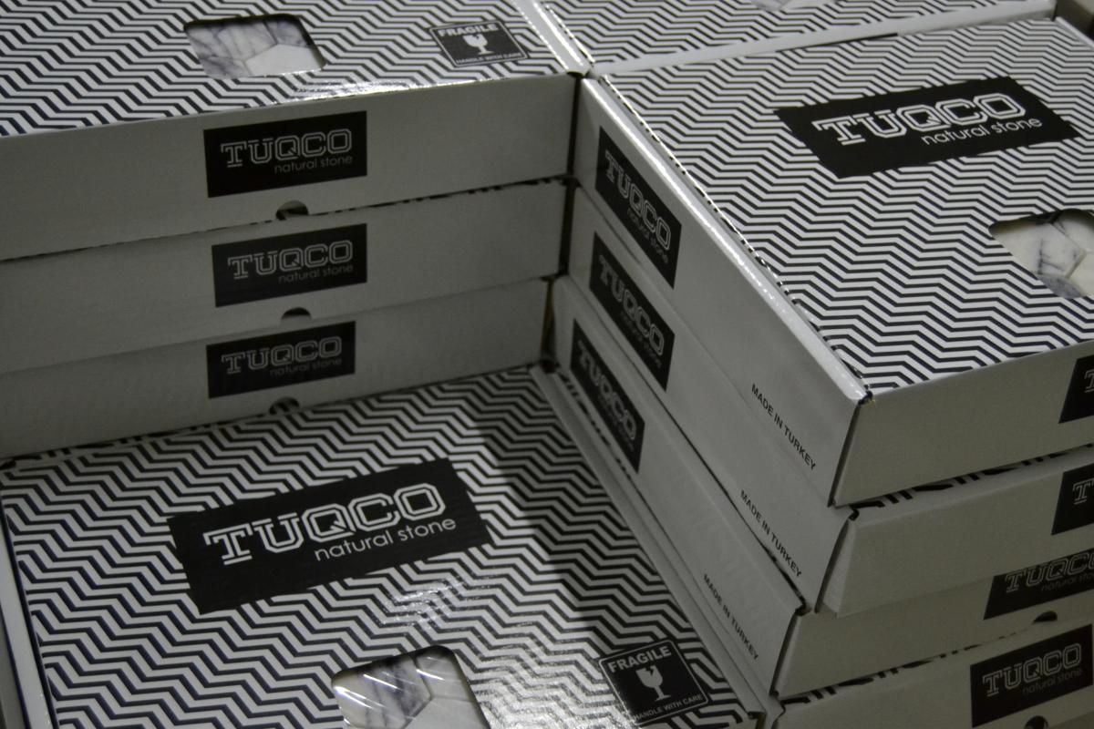 Tuqco Doğal Taş Fileli 2,3 x 4,8 cm Brick Golden Cilalı Mermer Mozaik Banyo Mutfak Tezgah Arası Duvar Kaplama Döşeme Paneli